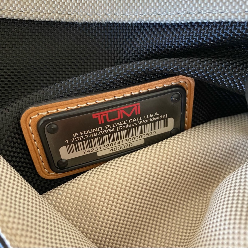 Tumi Santa Monica Whitfield Helmet Leather Nylon Tote Messenger Carry Bag - Picture 12 of 12